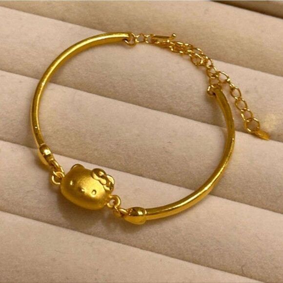 Hello Kitty Gold Bracelet - Picture 2 of 3